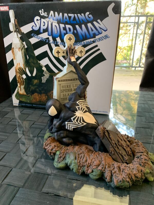 The Amazing Spider-man "Kraven's Last Hunt" Statua diorama di Pablo Viggiano - Marvel Dynamic Forces - immagine 8