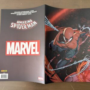 Amazing Spider-Man n.17 (894) - Connecting Variant di Coello 1 di 9 -Panini